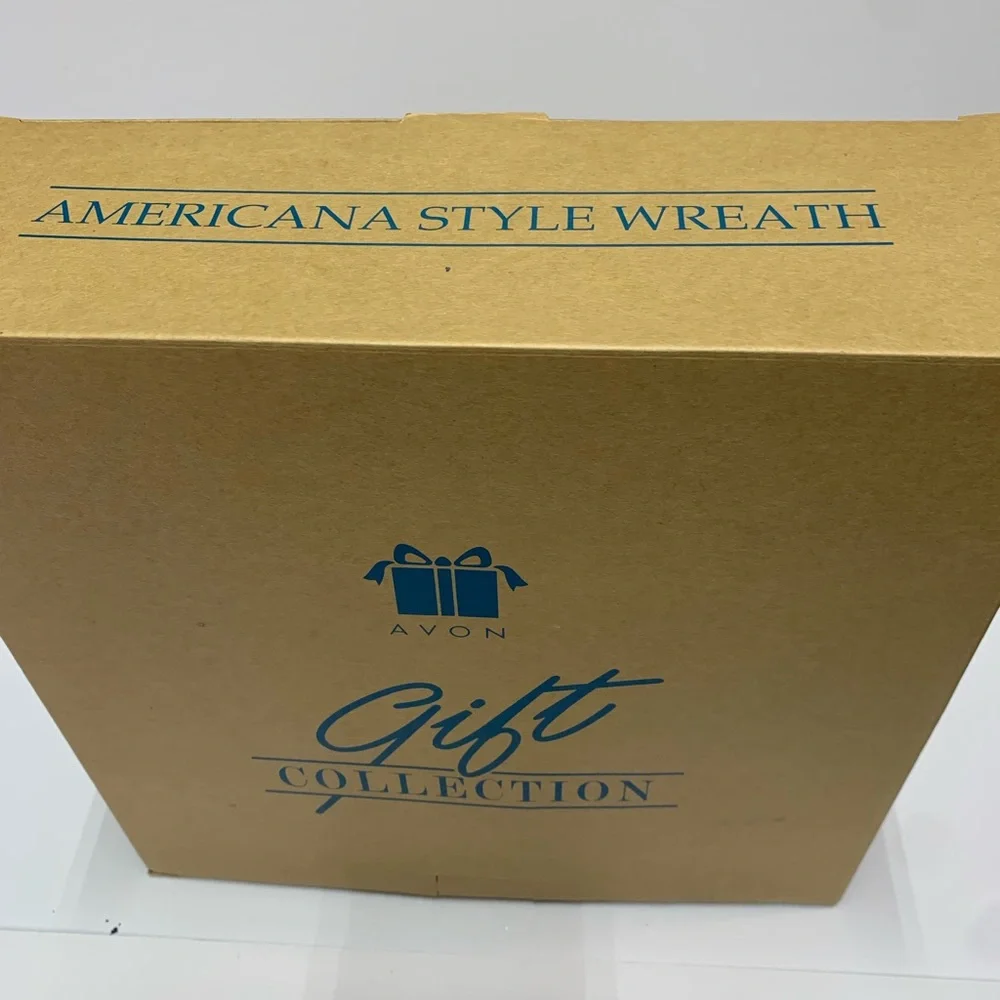 Vintage Avon Gift Collection Americana Patriotic Wreath NIB HTF 2002